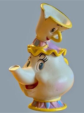 DISNEY - BEAUTY AND THE BEAST’S MRS POTTS AND CHIP FIGURE - COLLECTIBLE